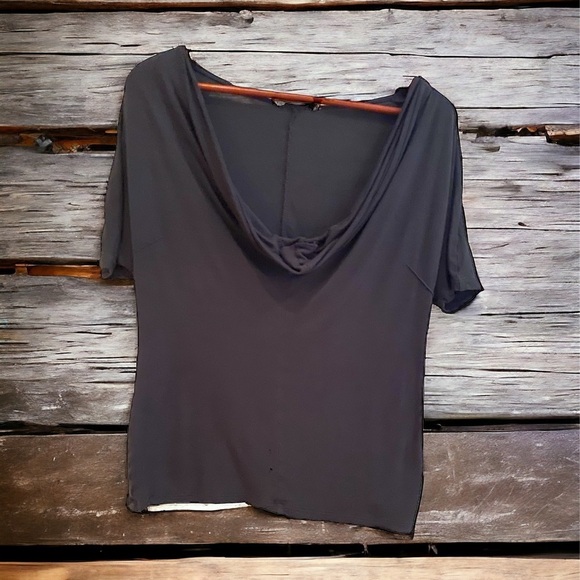 Old Navy Low Cut Shirt - Picture 1 of 4